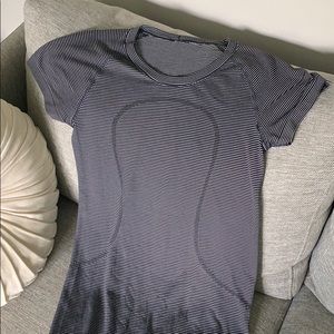 LULU LEMON top